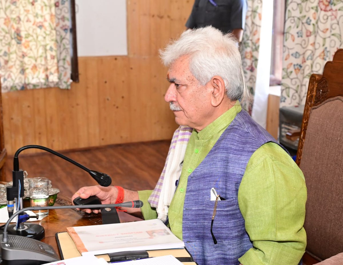 diprjk's tweet photo. LG Sh.@manojsinha_ inaugurated and laid the foundation stone for several development projects worth more than Rs 110 crore at Shopian. These projects, including two new blocks of transit accommodation at Keegam, road, tribal, and sports sectors, will strengthen the infrastructure and empower all sections of society.
@PMOIndia 
@HMOIndia 
@TribalAffairsIn 
@IndiaSports 
@OfficeOfLGJandK 
@MIB_India 
@PIB_India 
@DDNewslive 
@airnewsalerts