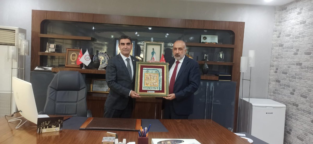 Odamız Yönetim Kurulu Başkanı <a href="/kayadb/">Mehmet Kaya</a>, yeni seçilen Diyarbakır Eczacılar Odası Başkanı Turgay Yaşar ve Yönetimine hayırlı olsun ziyaretinde bulundu.