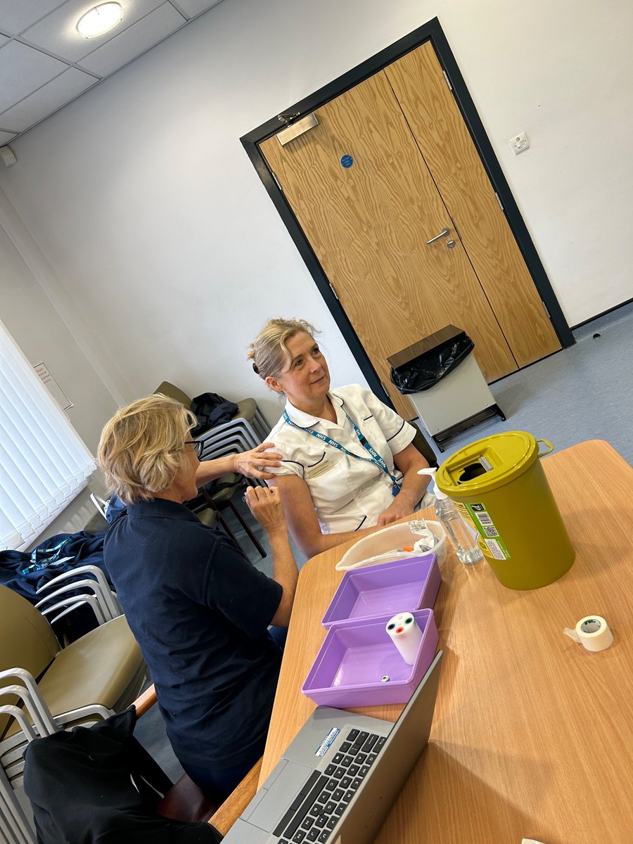 Kirsty (@kirsty_ipc) on Twitter photo Great to see one of our clinical leads accessing the <a href="/LCHNHSTrust/">LCH NHS Trust</a> winter vaccination clinic, <a href="/carolinemac50/">Caroline McNamara</a> leading by example! #fluvaccine #covidvaccine
@SamlizprinceSam @stephlawrence5 <a href="/SheilaSorby/">Sheila Sorby RGN, BSc, MSc, QN</a> <a href="/liz_grogan/">Liz Grogan RN MSc Queens Nurse</a> Great to see one of our clinical leads accessing the <a href="/LCHNHSTrust/">LCH NHS Trust</a> winter vaccination clinic, <a href="/carolinemac50/">Caroline McNamara</a> leading by example! #fluvaccine #covidvaccine
@SamlizprinceSam @stephlawrence5 <a href="/SheilaSorby/">Sheila Sorby RGN, BSc, MSc, QN</a> <a href="/liz_grogan/">Liz Grogan RN MSc Queens Nurse</a>