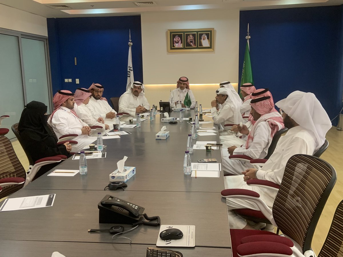 RiyadhChamber's tweet photo. عقدت لجنة السلامة بـ #غرفة_الرياض اجتماعها الدوري برئاسة م. عبدالهادي القرني، وناقشت عدد من الموضوعات أبرزها: التحديات والحلول لوسائل السلامة في المباني السكنية والتجارية واعتماد الزيارات لعدد من الجهات ذات العلاقة في نشاط السلامة.
#صوت_أعمالك https://t.co/S6TRSd4Ogr