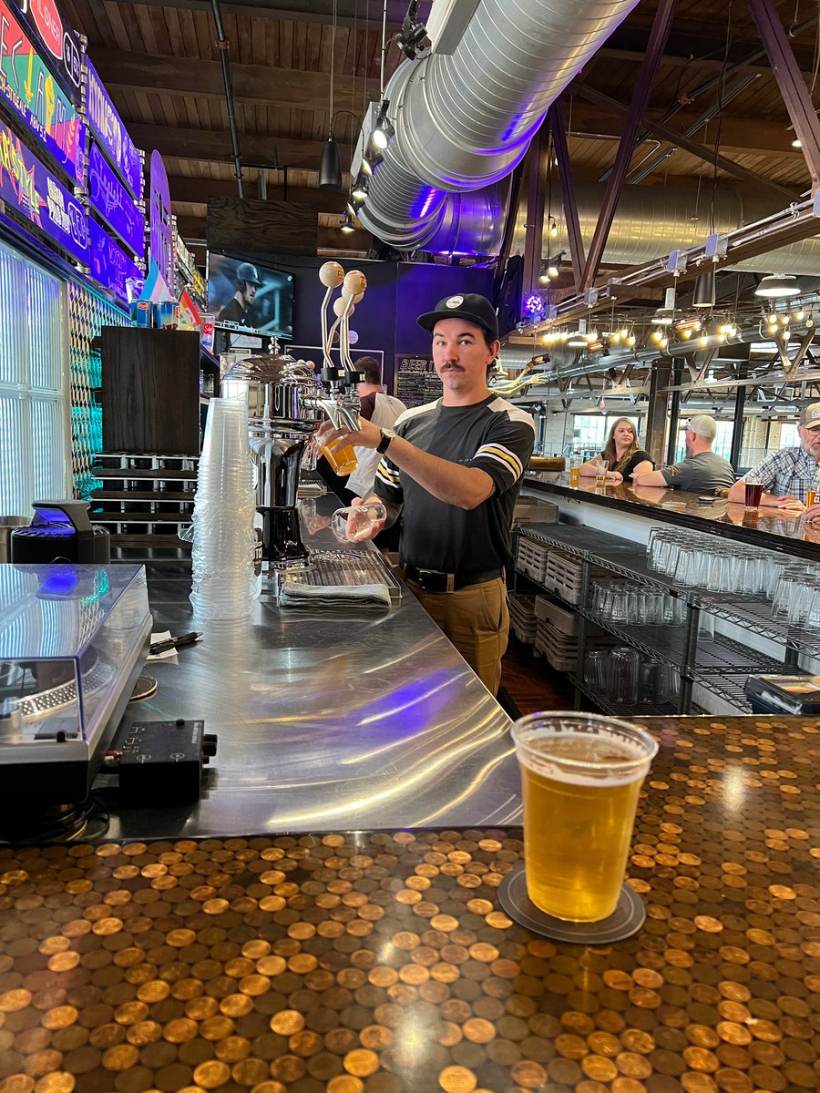 Do you feel that? That October vibe sinking’ in? Lean into it. Get a pint of Noktoberfest and let it inspire your spooky season. 

Full disclosure, this is not a pic of Noktoberfest - but you get the idea.

#clutchbrewing #mnbrewery #mystpaul #fallinstpaul #noktoberfest