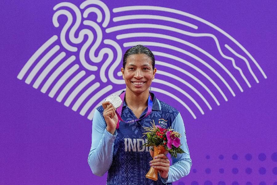 With Lovlina’s stunning Silver 🥈, India’s 🇮🇳Boxing Team wins a whopping 5 Medals in #AsianGames2022. Congrats to our champion boxer 🥊@LovlinaBorgohai for winning the Asian Games Women’s 75-Kg Category Boxing Silver, and her teammates for a fantastic fight. You’ve made us…
