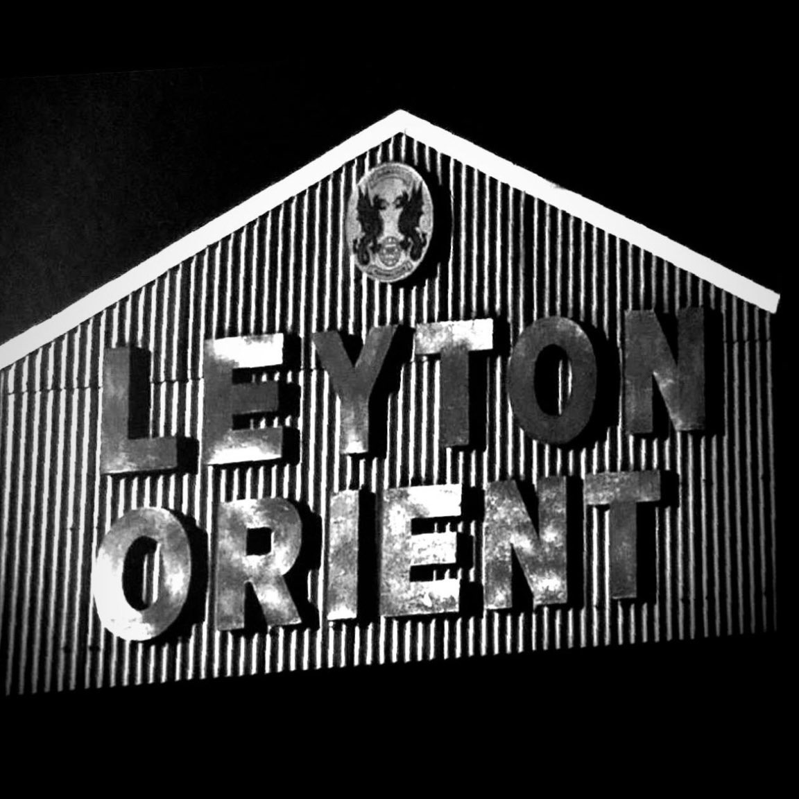 GermanDaggers's tweet photo. League1:
- Traurige News vom Spiel Leyton Orient v Lincoln:
In der 84. Minute wurde das Spiel abgebrochen, weil ein Fan zusammengebrochen und inzwischen leider verstorben ist.
Fans alarmierten die Stewards und das Schiri-Team, wurden zunächst aber ignoriert. 1/2
#loveEFL https://t.co/9eHGQMMJVV