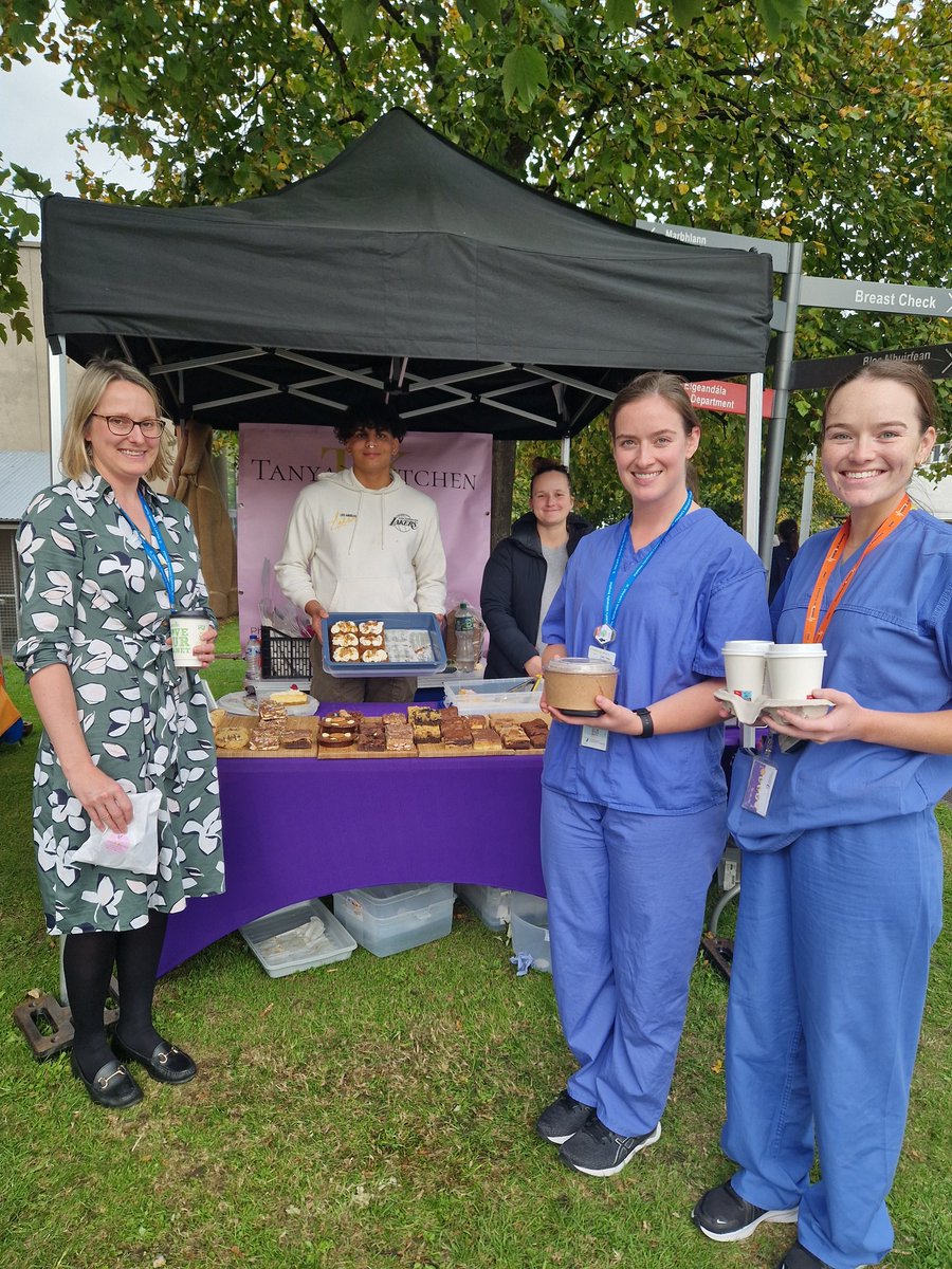svuh's tweet photo. Fantastic to see so many of our SVUH community enjoying our 2nd weekly food market! Delicious & diverse options available topped off by some seriously good sweet treats by Tanya's Kitchen ๐ฅ๐ฏ๐๐ง Looking forward to next Wednesday already! #SVUHFoodMarket https://t.co/Zw1rBbGKCJ