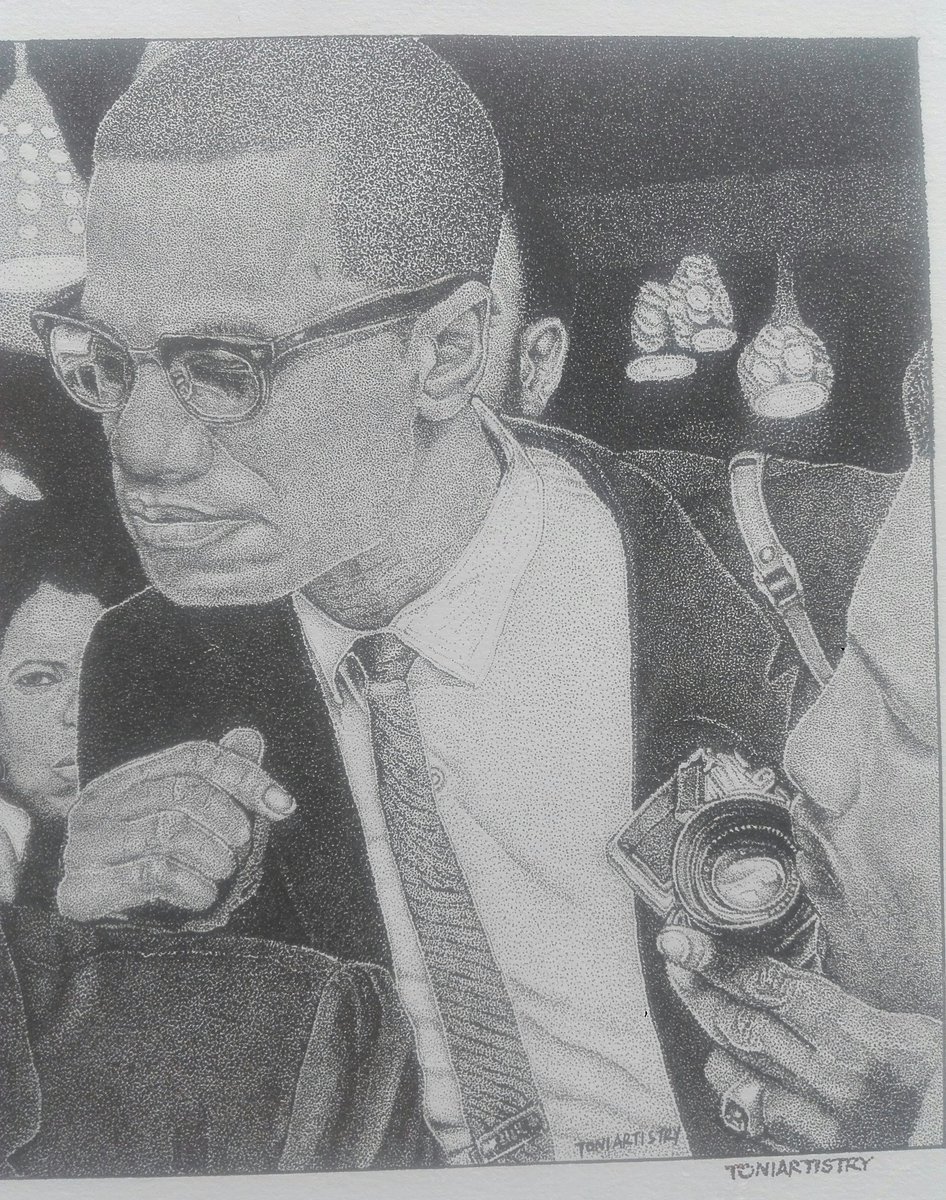 ToniArtistry's tweet photo. I enjoyed detailing :
√Malc's specs, √Camera √Ring √outfits √&amp;About it all.
#realism #fineart #ArtTank
#ARTWorlds2023 #ArtistOnTwitter #WorkFromHome #workshop #Toniartistry #africanbbc https://t.co/XHN1PYhpo5
