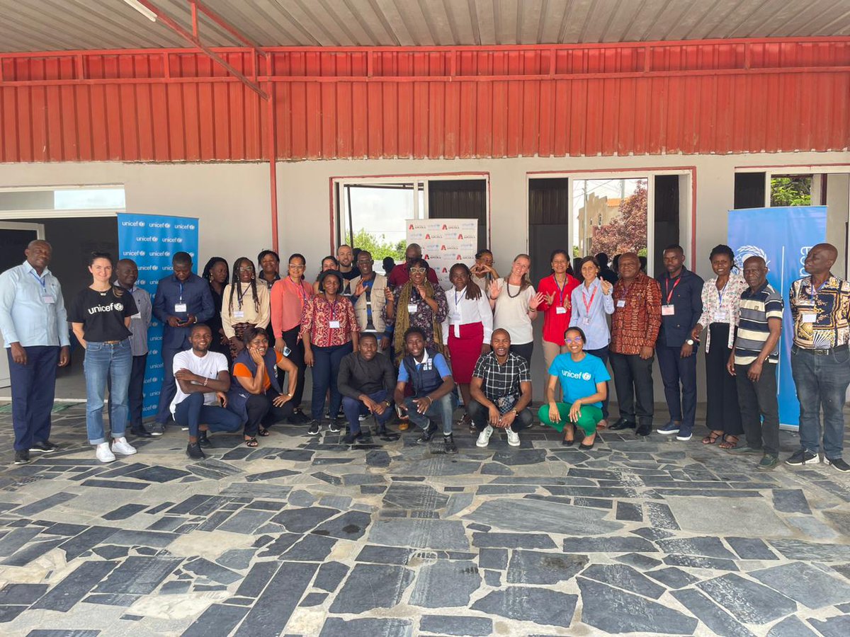 UNICEFAngola's tweet photo. @UNICEFAngola, #DNSP, and #PANAFRICE are organizing nutrition training for Huila, Cunene, Namibe, Benguela, and Luanda provinces on planning and managing nutrition programs.

Improving #nutrition skills aligns with core commitments for #children in humanitarian action in Angola. https://t.co/x2I8NIy1eU