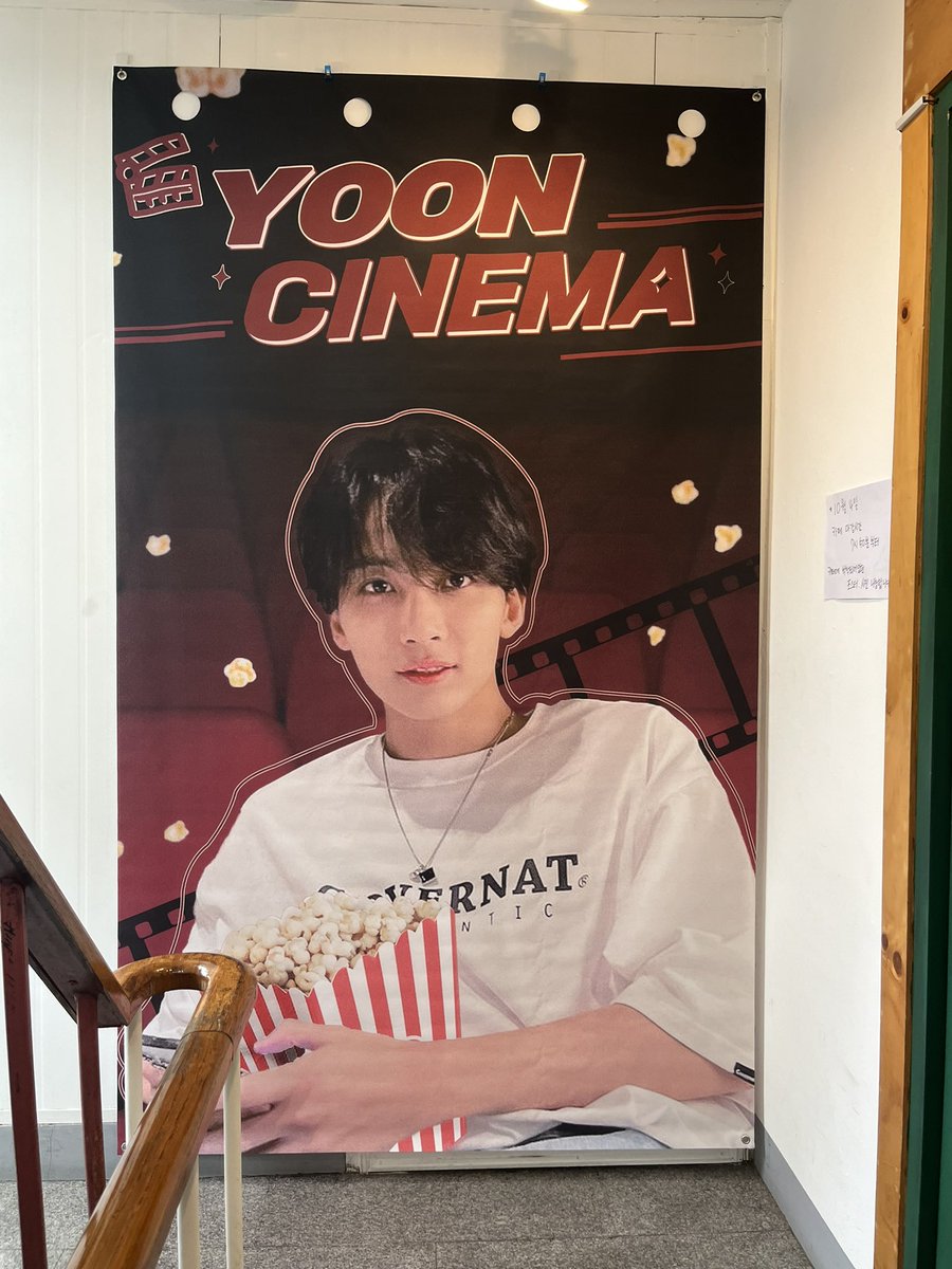 LEMON__104's tweet photo. 내 인생에서 처음으로 가본 생일 카페였는데 너무너무 예쁘고 감동했어여🥰

@Yooncinema_1995 님 감사합니다!

#윤씨네마_천사지기_윤정한
#캐러뜰_나랑_영화_보자여 https://t.co/lZ4xMhw8S7