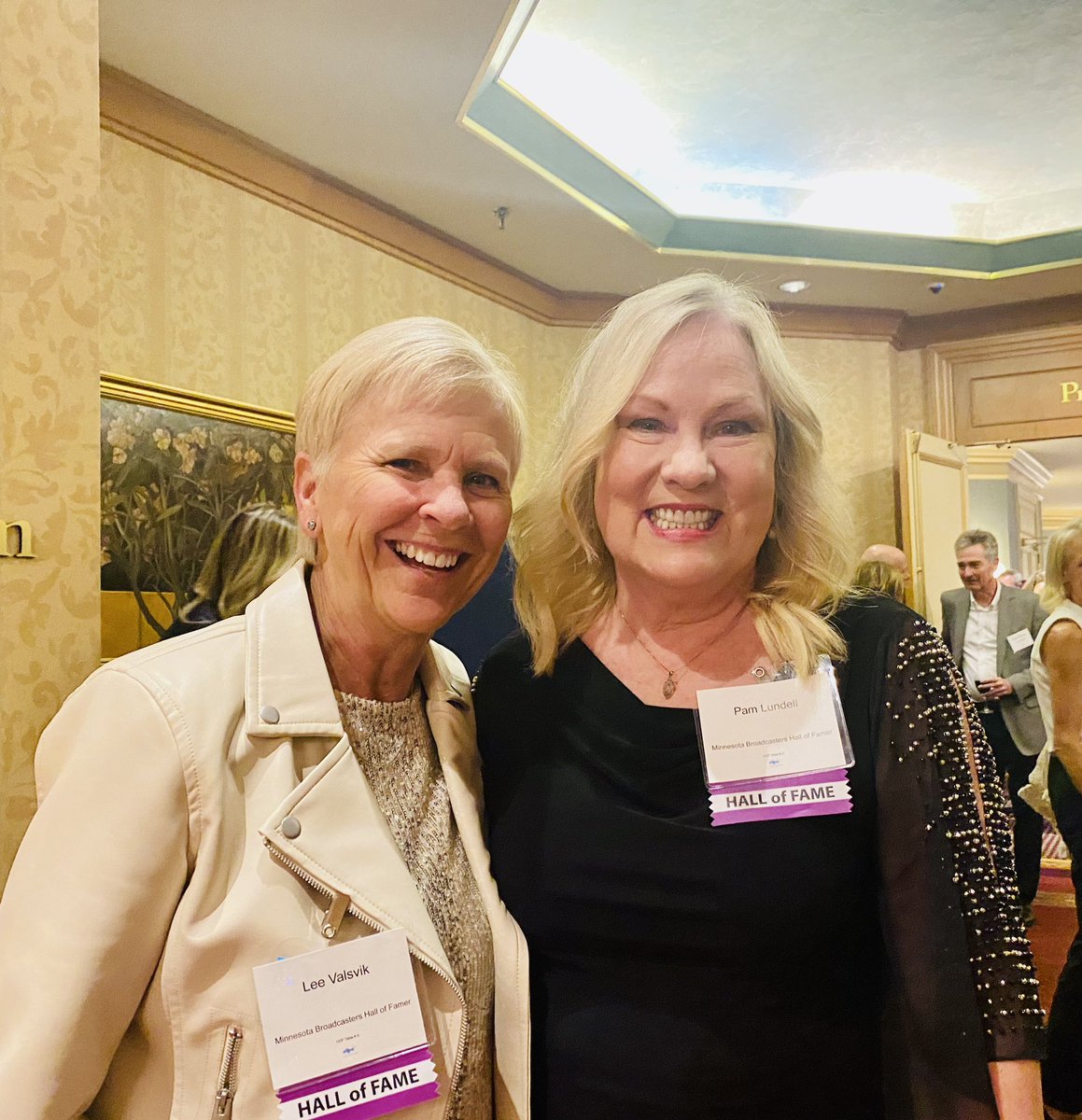 pamlundell's tweet image. Congratulations to friends Lee Valsvik and Tim Russell among the class of 2023 in the Minnesota Broadcasting Hall of Fame. Induction ceremony last night at the Saint Paul hotel. It was fabulous! @MNBroadcasters #ClassOf2021