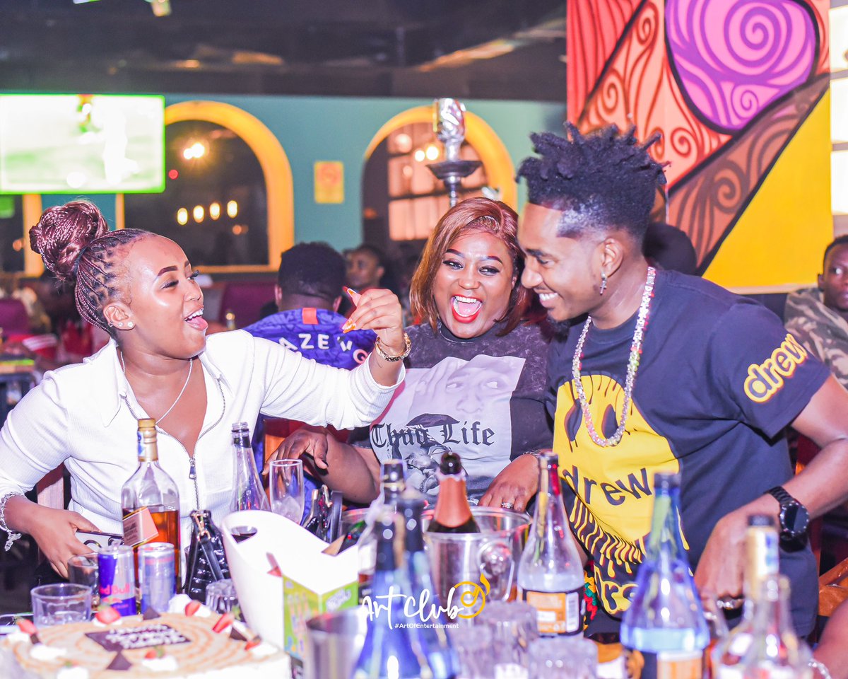 ArtClub_ke's tweet photo. Each &amp; Every Tuesday 🔥🔥🔥Never Miss #artdohtytuesdays https://t.co/SOLKCccVaL