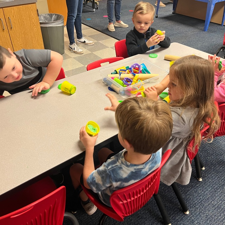 In our PreK programs students play to learn and learn to play! 

Mrs. Rumbaugh's class at UV is playing with the letter T, sorting fall colors, and playing with Play Doh this morning.

The classroom greeter, Ms. Sawyer did a great job welcoming guests!

#Bexceptional