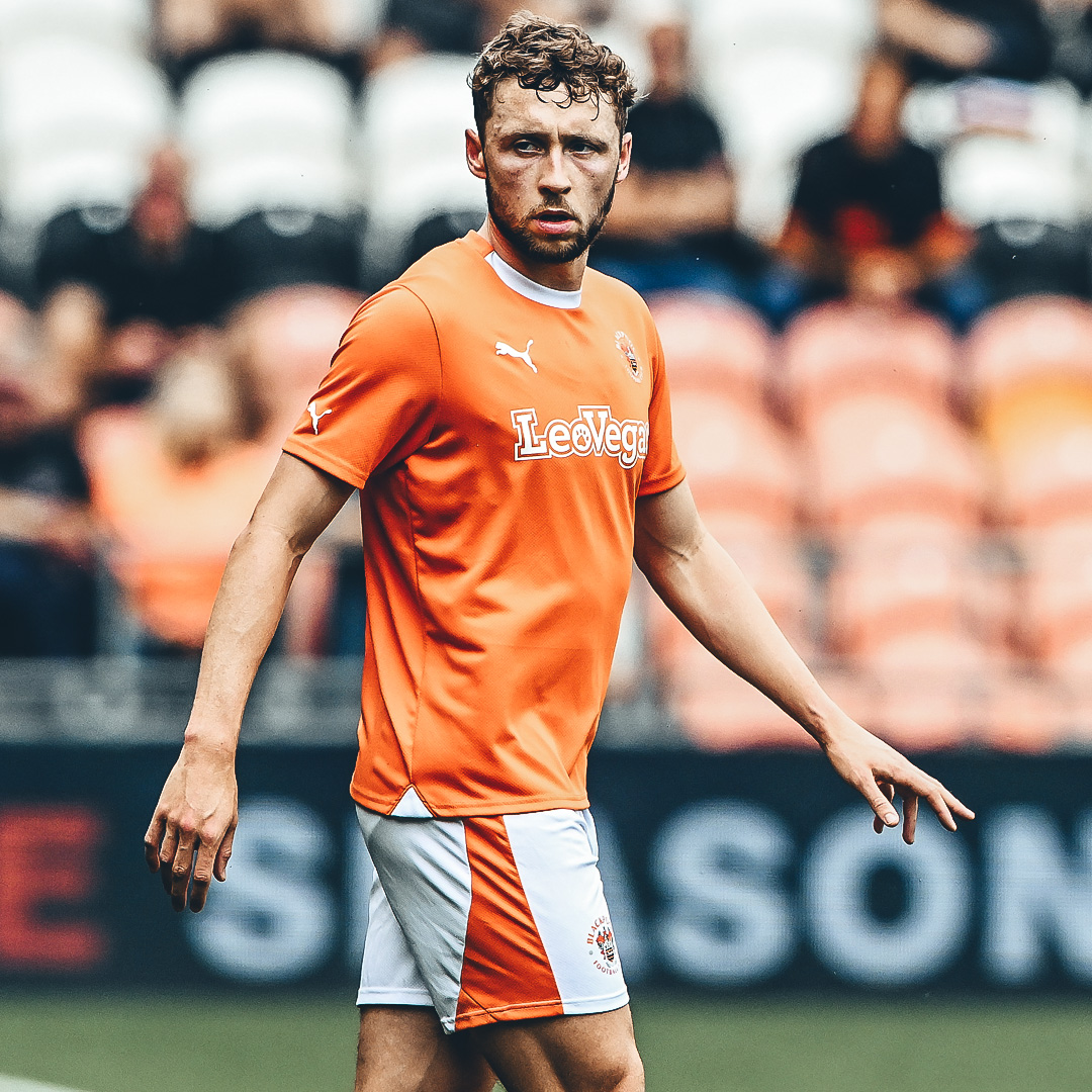 BlackpoolFC's tweet photo. Happy Birthday Penno! 🎉

🍊 #UTMP | @mpennington94 https://t.co/X7Mi0EQClh
