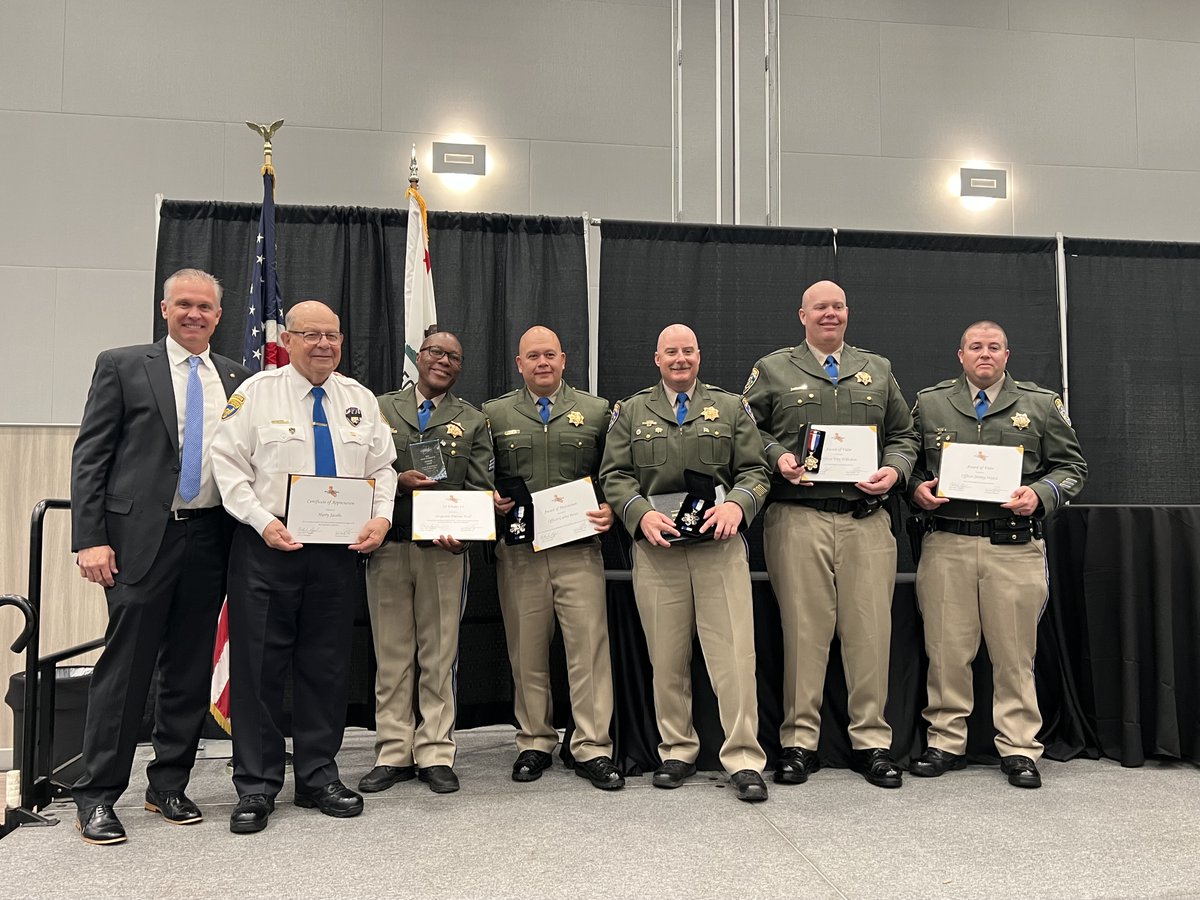 CHP_HQ's tweet photo. Meet our CHP #COPSWest Winners!
12 under 12: Sgt. Dionte Hall
Award of Distinction: Officers Pete Mann & Carlos Perez
Award of Valor: Officers Troy Wiltshire & Jeremy Welch
Certificate of Appreciation: Volunteer Harry Jacobs
Proud of our Southern & Valley Division heroes! https://t.co/G4tpOanh0O