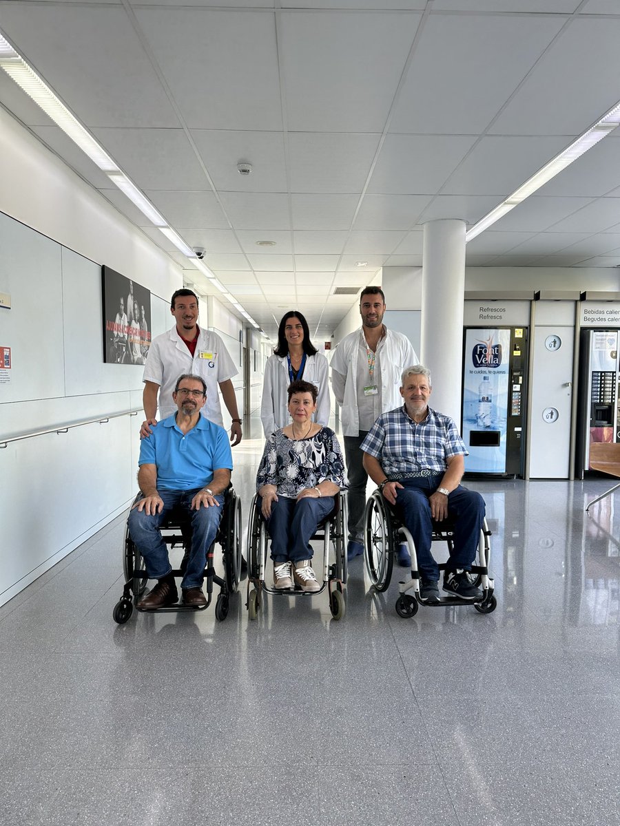 dr_acaballerob's tweet photo. Se cumple el primer año del inicio del programa de cirugía bariátrica robótica en pacientes con lesión medular.
Gracias al equipo multidisciplinar del @hgermanstrias y al trabajo conjunto con el @IGuttmann, con buenos resultados en cuanto a pérdida ponderal, mayor autonomía y QoL https://t.co/YzbrMUlTjQ