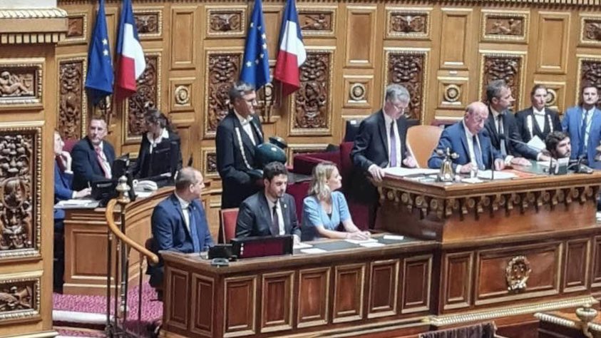 Aouizille's tweet photo. 🇫🇷 Je suis entré hier officiellement en fonction au Sénat. 

J'intègre la Commission de l'aménagement du territoire et du développement durable. https://t.co/p94Iq6mJ7S