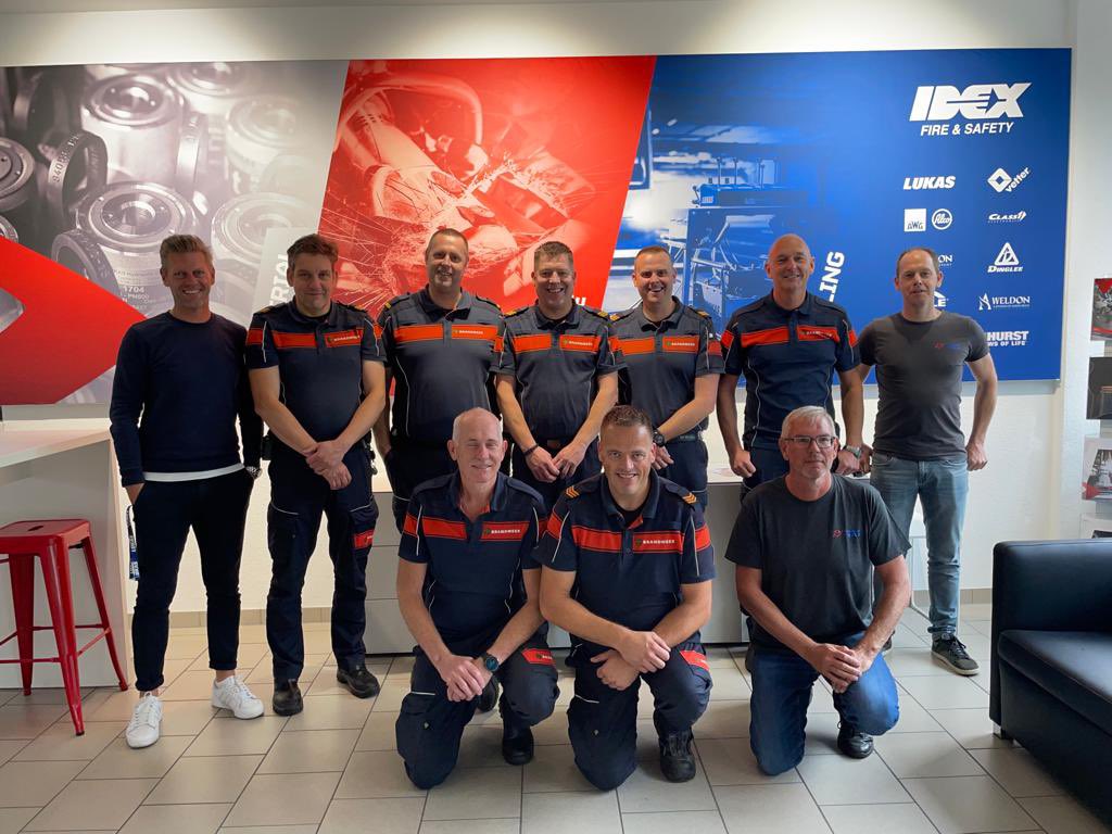 WDoest's tweet photo. Vandaag met de Lukas monteurs van de VRU een bezoek gebracht aan de Lukas fabriek en Feuerwache 1 in Nürnberg.  #lukasrescue #brandweer https://t.co/TuC9Bzc6Xx