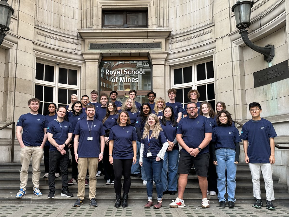 Last week we had the pleasure of welcoming our 10th cohort of the CDT-ACM!!! Induction days included facilities tours at @ucl and @imperialcollege @CDT_ACM @ImpMaterials @LondonNanotech @lewysj @TCD_AML @ShellyStem