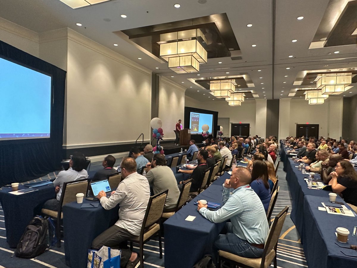 HelmOperations's tweet photo. Helm Conference 2023 is officially off to the races and showing no signs of slowing down! We kicked things off with an intro from our Event Director, followed by some words from our fearless leader, Nolan Barclay. Thank you to all our attendees! 🌴⚓

#HelmConference #Maritime https://t.co/iPrwULnDbQ