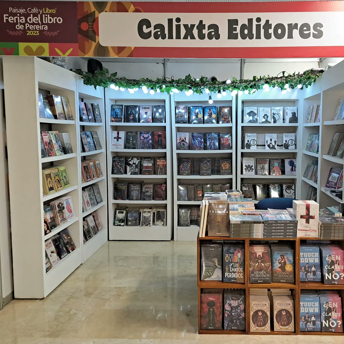 CalixtaEditores's tweet photo. ¡Nos vemos desde hoy en la Feria del libro de Pereira 📚!

Les esperamos en el stand 5 de Expofuturo 🖤 https://t.co/wVyLZKTRLX