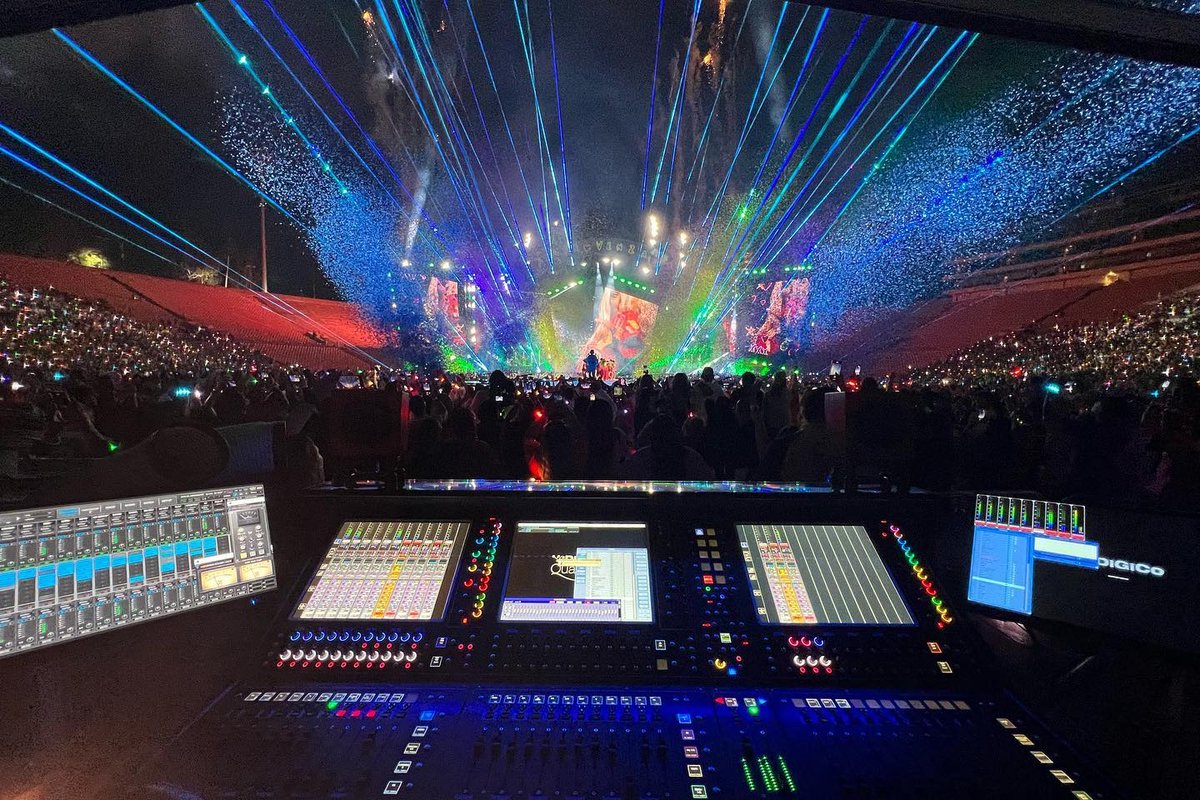 WavesAudioLtd's tweet photo. WOW! 🤯 Mind-blowing pictures from FOH engineer @johnbuitrago1, running the show for @karolg with Waves SuperRack ⚡💎

📷 = @chriscornejo_

👉 Learn more about SuperRack: https://t.co/3uuN129yeu

#waveslive #livesound #superrack #soundgrid #foh https://t.co/czEBYfJ6LH