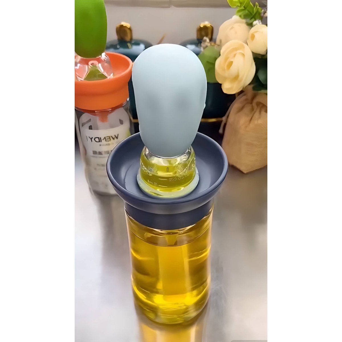 aesthemate's tweet photo. Oil Dispenser With Brush. 

🏷️NGN 5,000 only.

Helps with metering and reducing surplus oil consumption.

Available in Multiple Colors.

Please RT https://t.co/GfGHZdEqe9