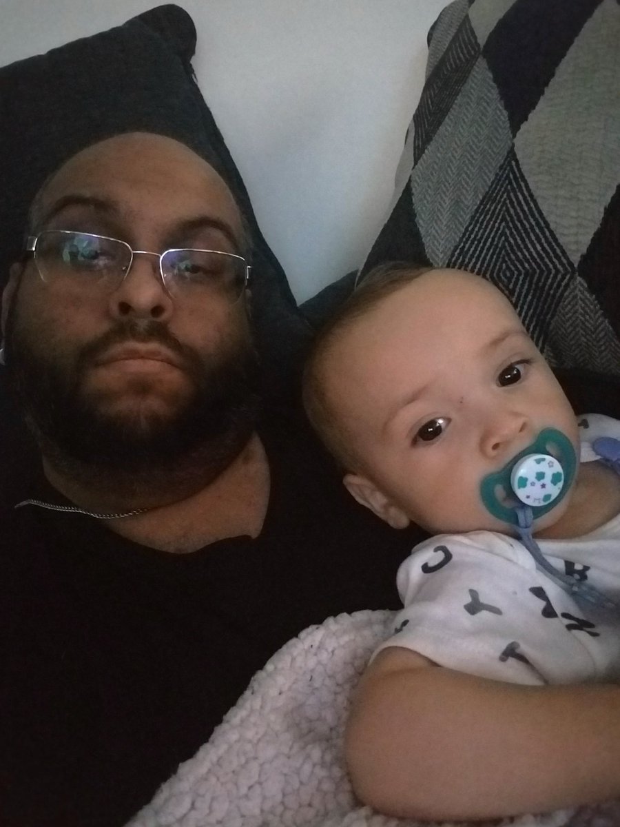 CristianKnight's tweet image. Week9:Session5 - let&apos;s get this party started. Exhaustion setting in cus baby Asher decided that he needed daddy up with him at 2am to watch me make his bottle personally, but can you ignore this face, from the crib crying for nom noms. #appendixcancer #StrengthInUnity #love