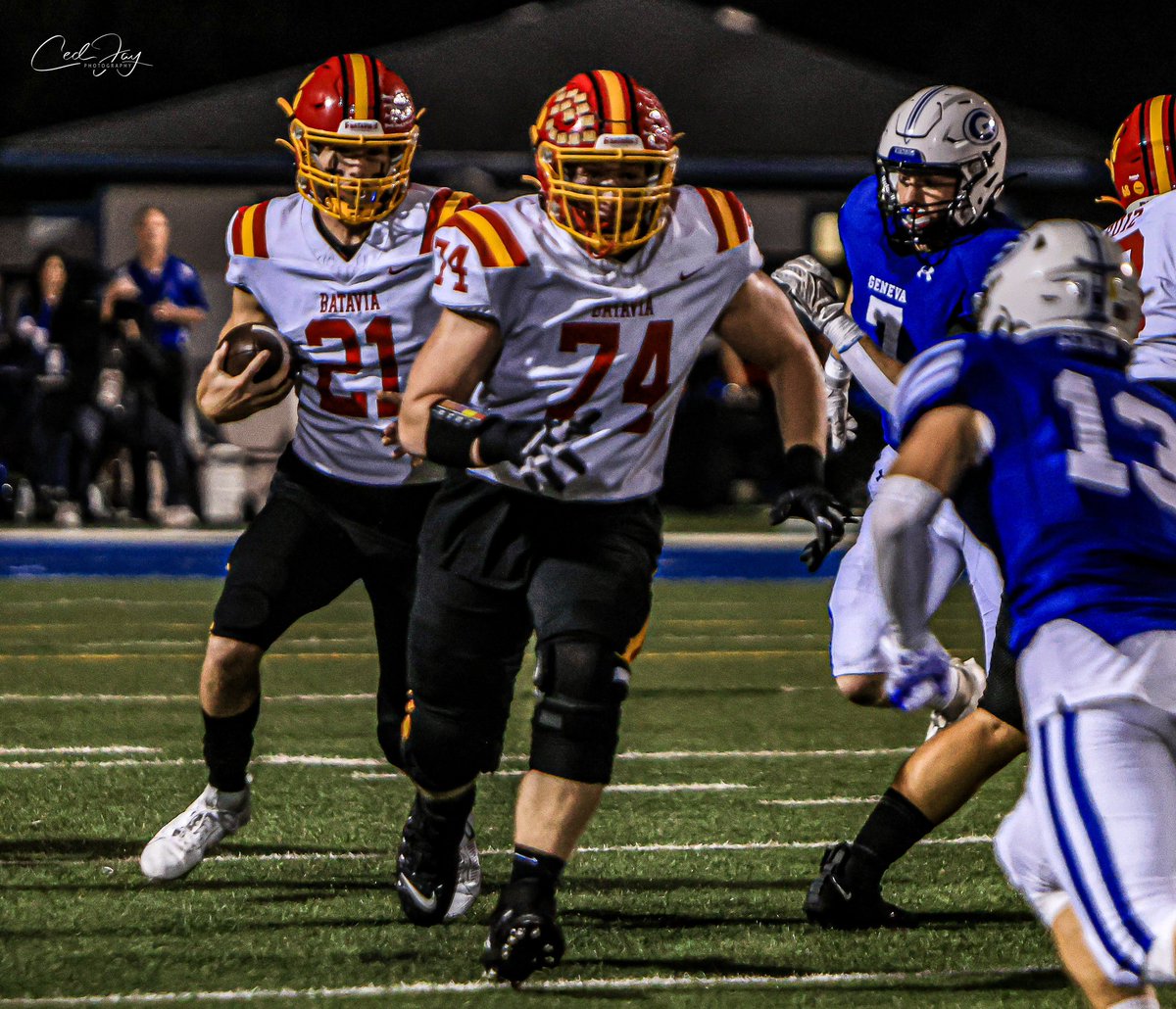 cedjayphotos's tweet photo. As a db it can’t be fun seeing that pulling guard headed your way with a full head of steam. @porcaro_frank @ryanboe21 @BataviaFootball #cedjayphotography https://t.co/VHcAndTTdz