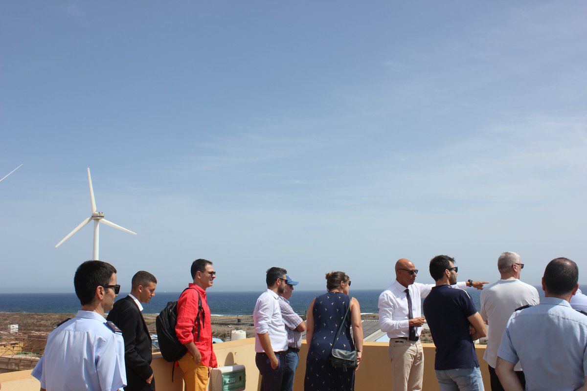 Recibimos en nuestra instalaciones en Pozo Izquierdo a los expertos del Foro de Consulta sobre la Energía Sostenible en la Defensa y Seguridad que organiza la <a href="/EUDefenceAgency/">European Defence Agency</a> en Gran Canaria y que cuenta con nuestra participación para apoyar la #transiciónenergética en el sector