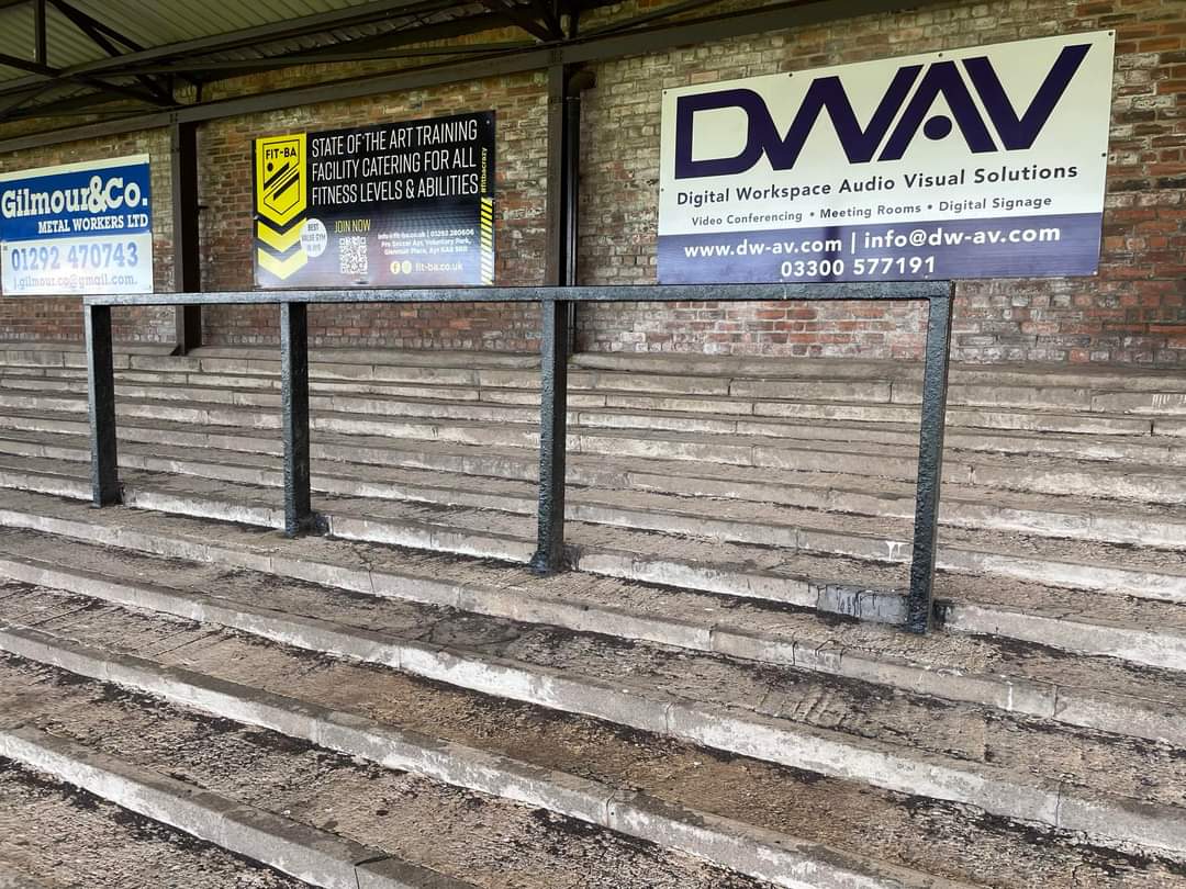 player_fund's tweet photo. Ever wanted a piece of Somerset Park?

The six highest bids received will be the lucky owners of one of these barriers. The minimum starting bid is £200 and the bidding will close at 5pm on Friday 13th October.

All bids to info@auplayerfund.co.uk.

#BeAnHonestFan https://t.co/qAqZGERLzJ