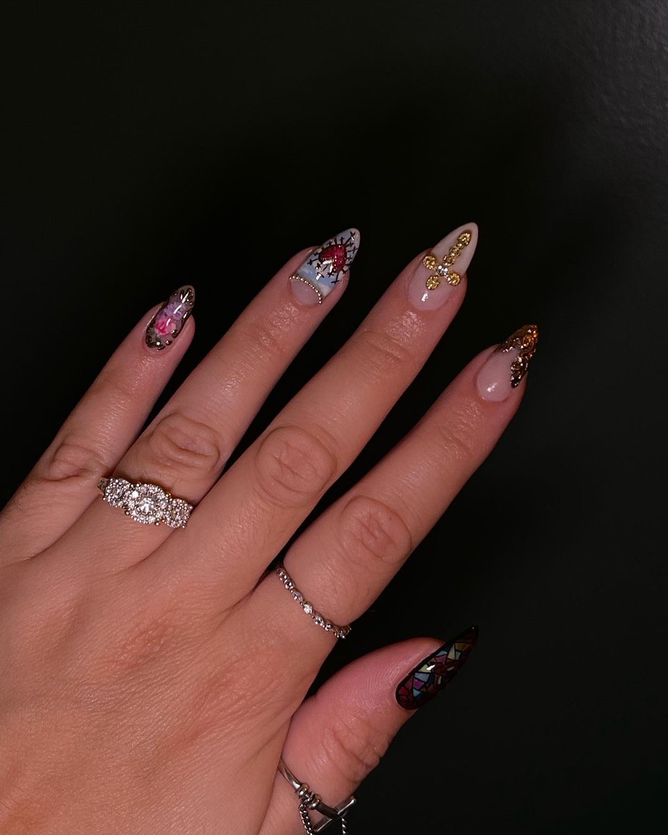 _miajamie's tweet photo. It’s the nails for me https://t.co/B6YlAX6XON