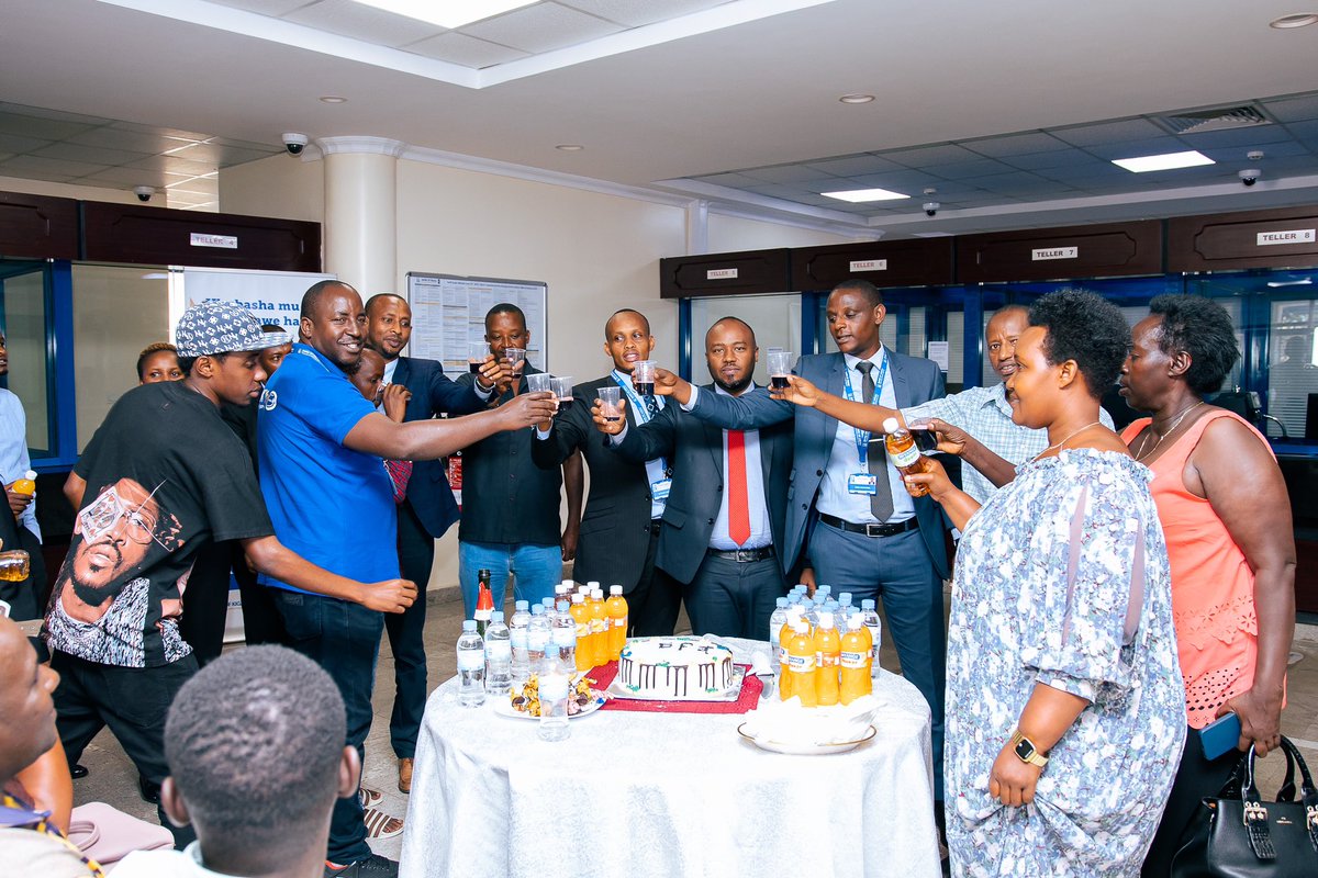 BankofKigali's tweet photo. Continuing with #CustomerLoveWeek, Mr. Serge Mukiza, our Head of Risk, visited the Nyagatare Branch to honor BK clients' steadfast loyalty and continued with customer visits, notably at East African Granite Industries, enhancing our partnerships. #CustomerServiceWeek #BKCares https://t.co/hK4HoT7kus
