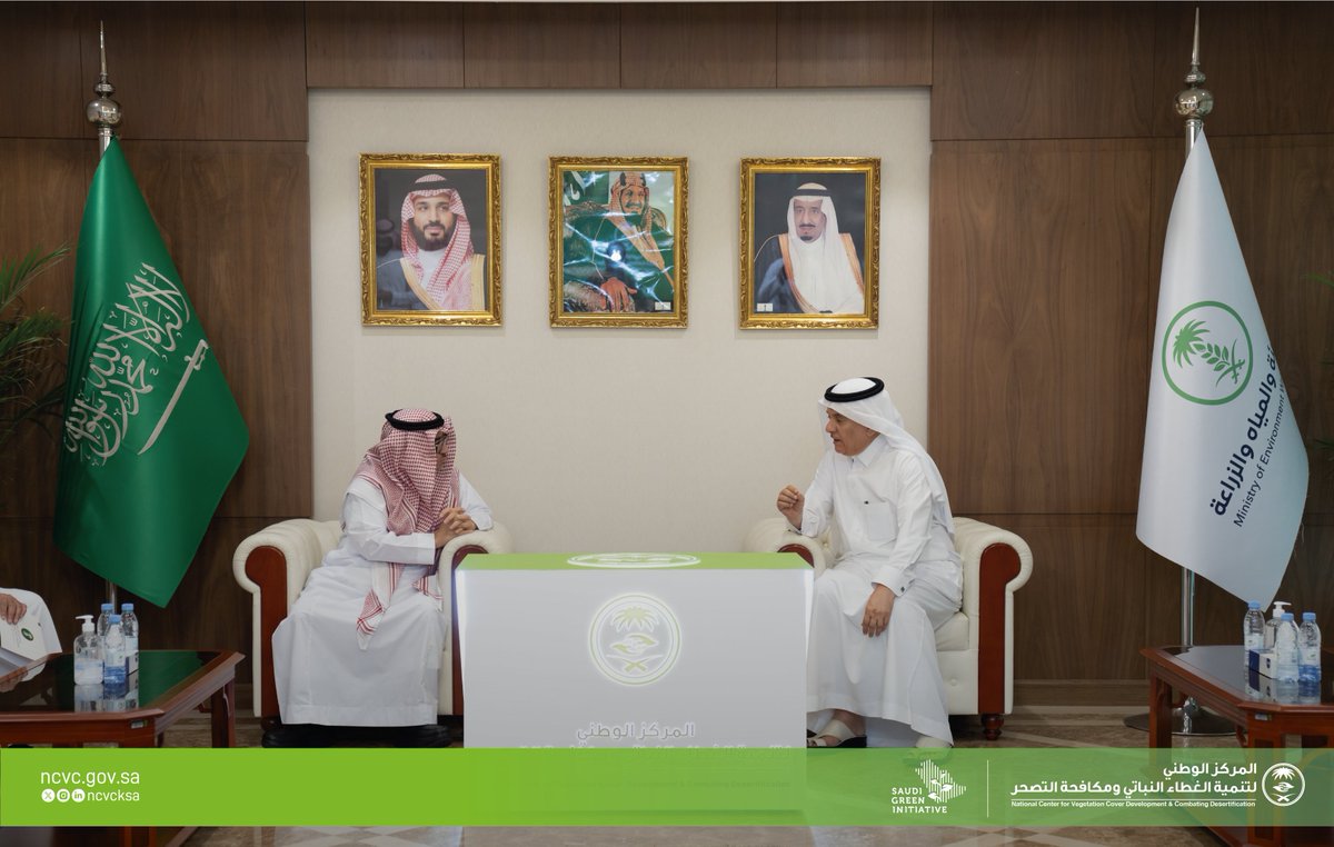 ncvcksa's tweet photo. معالي وزير البيئة والمياه والزراعة رئيس مجلس إدارة المركز المهندس عبدالرحمن الفضلي يُدشِّن مبادرة تأهيل الفياض والروضات، التي تهدف إلى تأهيل وتنمية 100 فيضة وروضة تزيد مساحتها على 225 ألف هكتار، عبر زراعة أكثر من 12 مليون شجرة وحمايتها ورعايتها.
#مبادرة_السعودية_الخضراء https://t.co/q0vsP6icjf