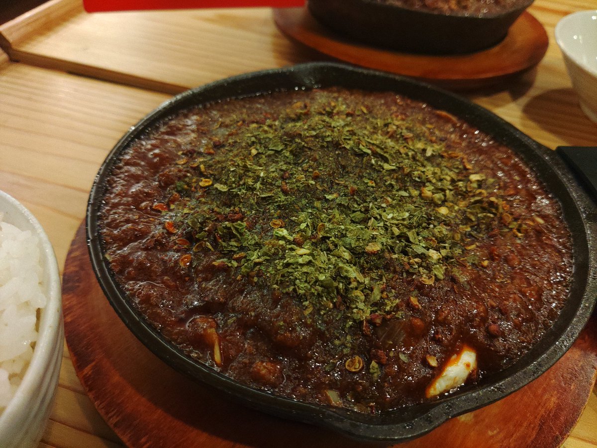 makko0381's tweet photo. ゆいるに来たもう一つの目的。
食堂の激辛すくい麻婆豆腐、death激辛！

ハバネロを使ってあって確かに辛いけど、唇がヒリヒリするぐらいで難なく完食。

辛さ強敵度はゴロマキ権藤ぐらい(笑) https://t.co/wHJdy16Zyk