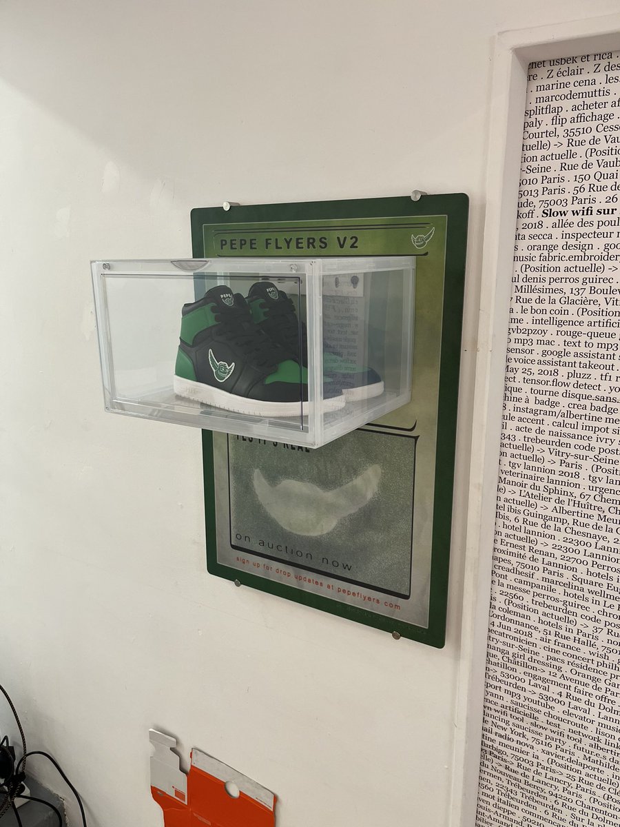pepeflyers's tweet photo. Proof of Pepe Flyers V2 - just got set up at @avant_galerie for @pepefestlol in Paris. https://t.co/sOl4VPQAYM