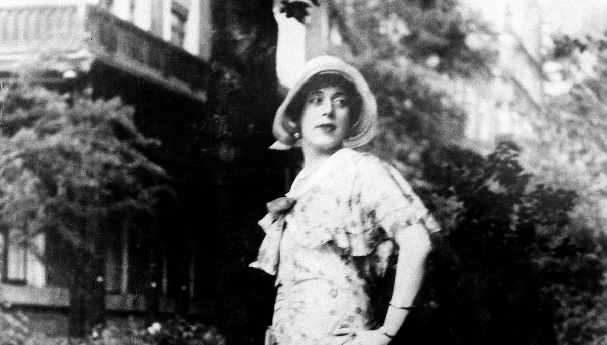 skylarcister's tweet photo. Lili Elbe, Marsha P Johnson, Christine Jorgensen, April Ashley 

trans people have been around since the dawn of time &amp; will forever have a place on this earth. 

trans women are women. 
trans men are men. 

not too hard to wrap ya head around 
🏳️‍⚧️ https://t.co/KKeLvgeTDV