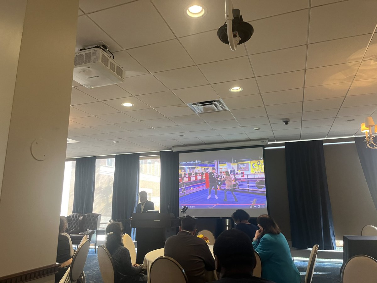 aniyapouncey's tweet photo. Andy Thibault says “Anybody ever been to Winsted? Ever heard of Twilight Zone” in the Connecticut room at Central Connecticut State University. #newsengagementday #CCSUJOURNALISM #CCSUJOURNALISM255 @cooljustice https://t.co/X8sMVEOg9E