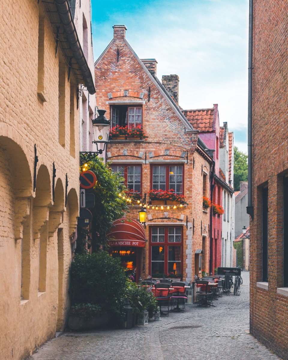 From #Amsterdam to #Bruges: A Memorable #DayTrip
tinyurl.com/4cyzt52f
Good Wednesday
#wednesdaythought #WednesdayMotivation #wednesdayWisdom #travelblogging #travelblogger #travel #travelguide #travelblog #europeantour #europe #city #travellers #magical #traveltheworld #tour