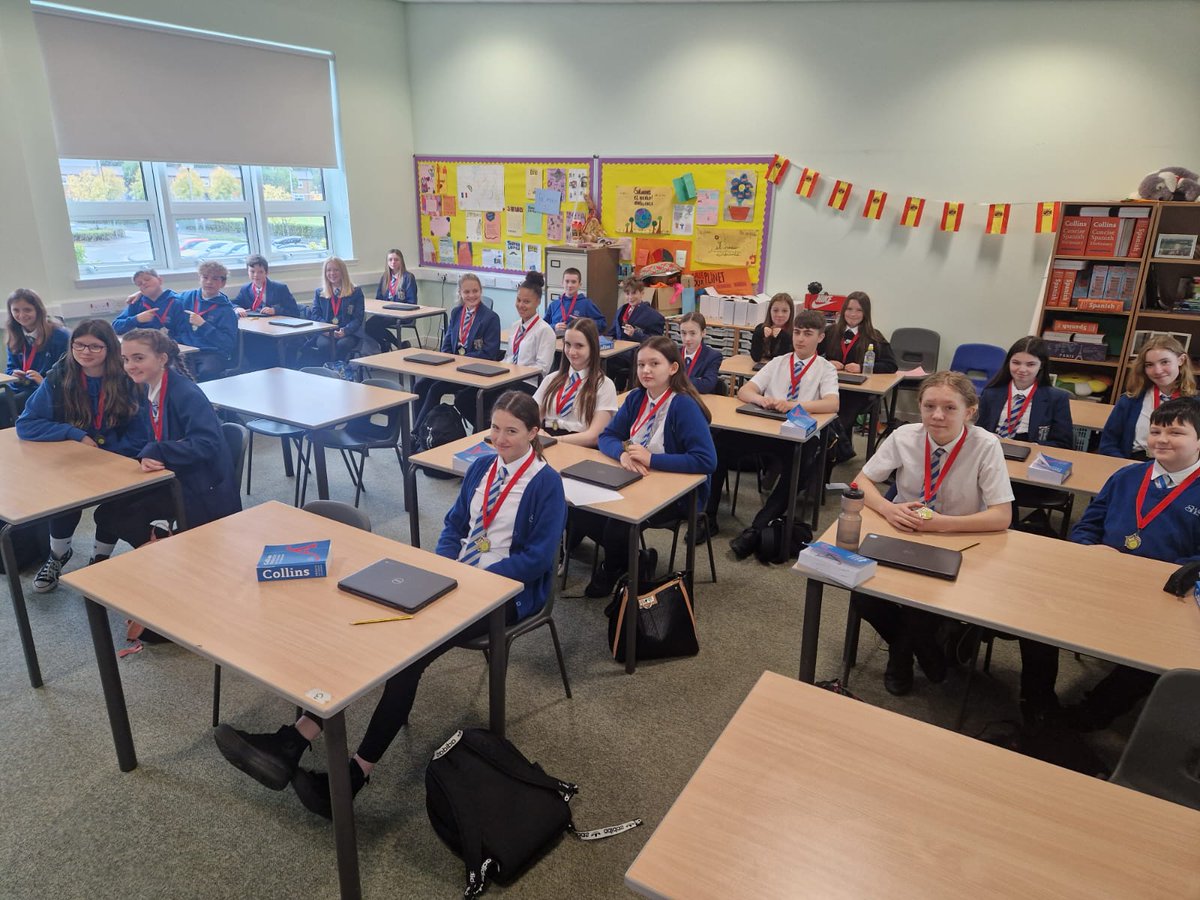 Our stars of the month are 2D2 French, nominated by their teacher, Miss Lochhead, for all their hard work so far! Bravo! 👏