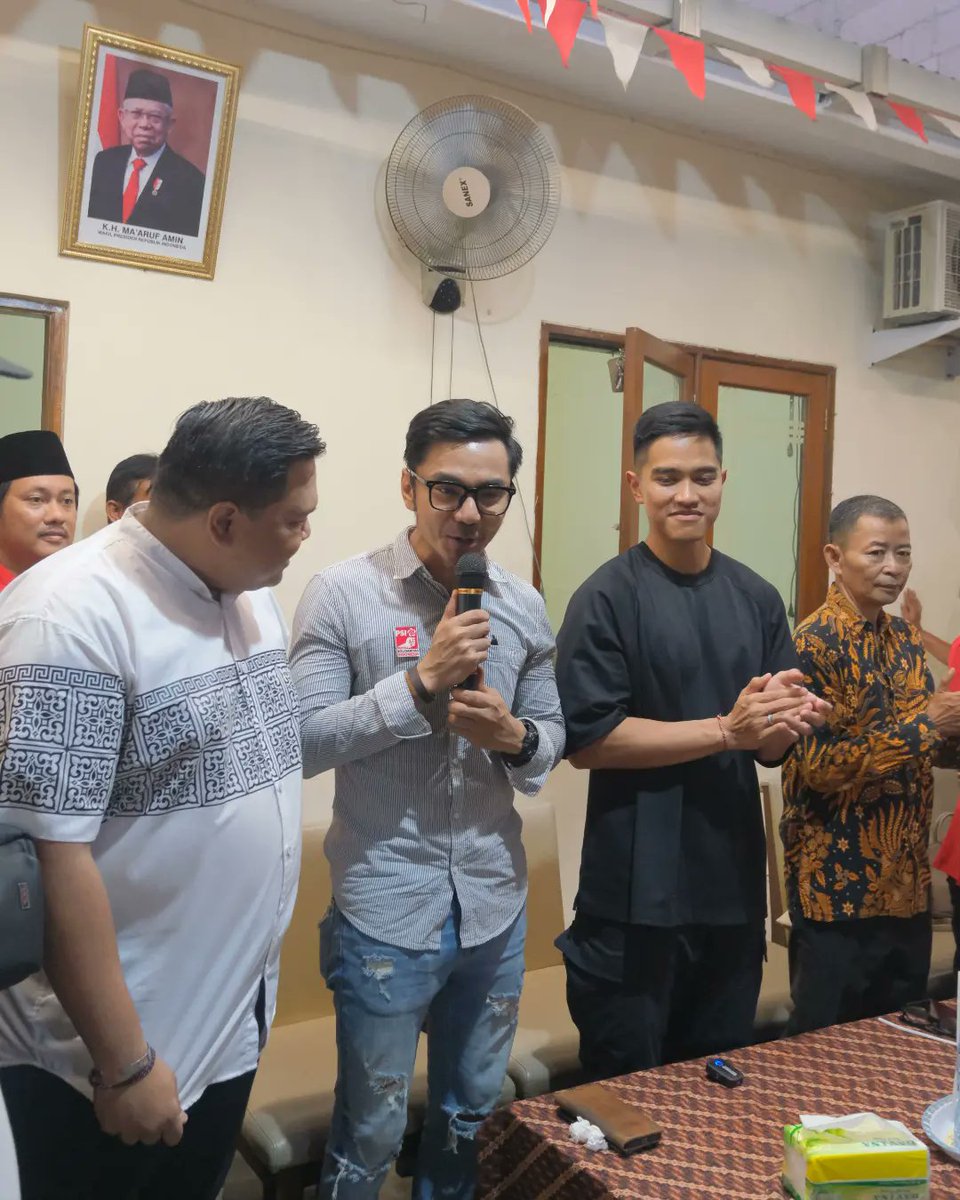 Uki23's tweet photo. "Saya adalah Dedek Prayudi, Calon Anggota Legislatif dari Partai Solidaritas Indonesia untuk DPR RI dapil DKI 1 atau Jakarta Timur. Mohon do'a restu, saya mau berkelahi di DPR untuk mengesahkan RUU Perampasan Aset koruptor!" https://t.co/t3AwzQdSYv