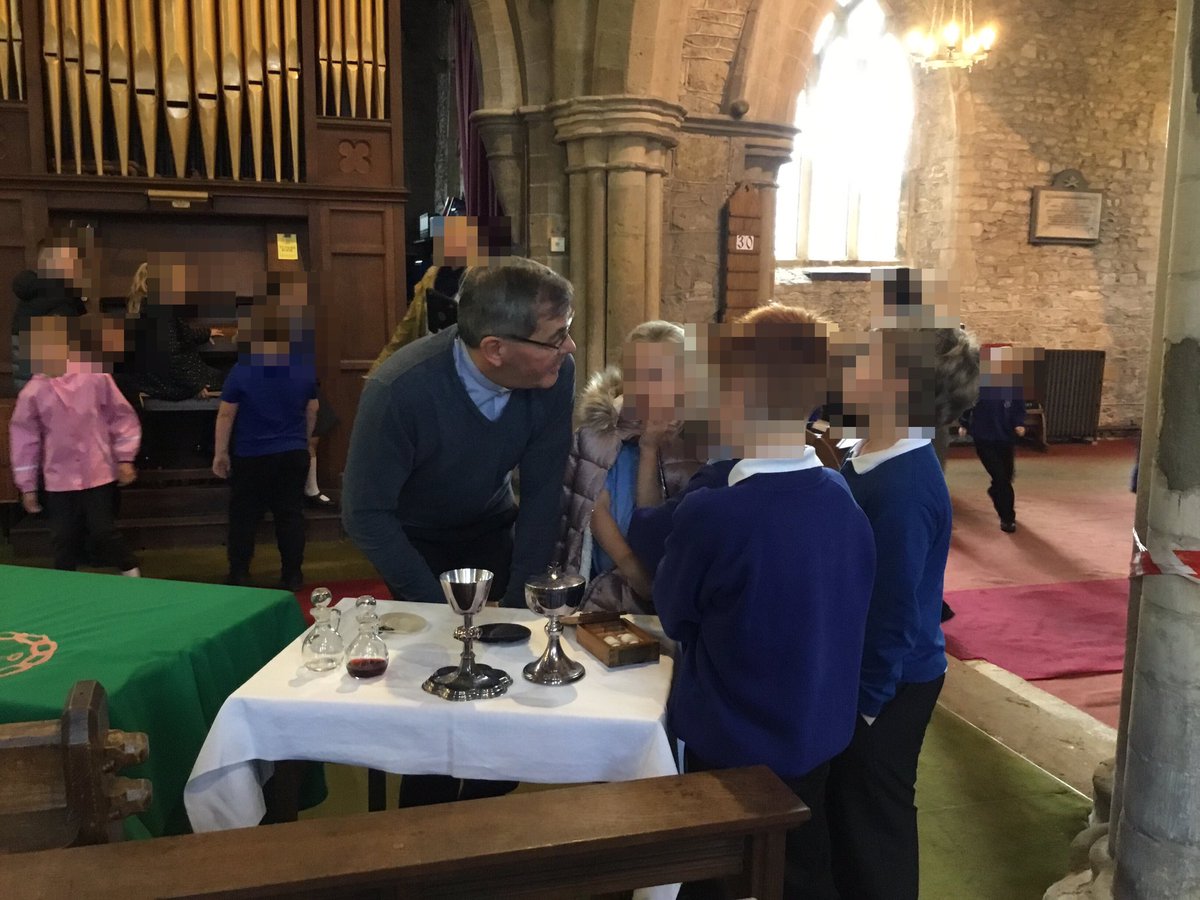 LeysFarm's tweet photo. Year 3/4 enjoyed visiting St Peterβs church in Bottesford this afternoon. They were in awe of the age of the building - over 850 years old! #LFJSRE #LFJSHistory https://t.co/DbxP8BRc5O