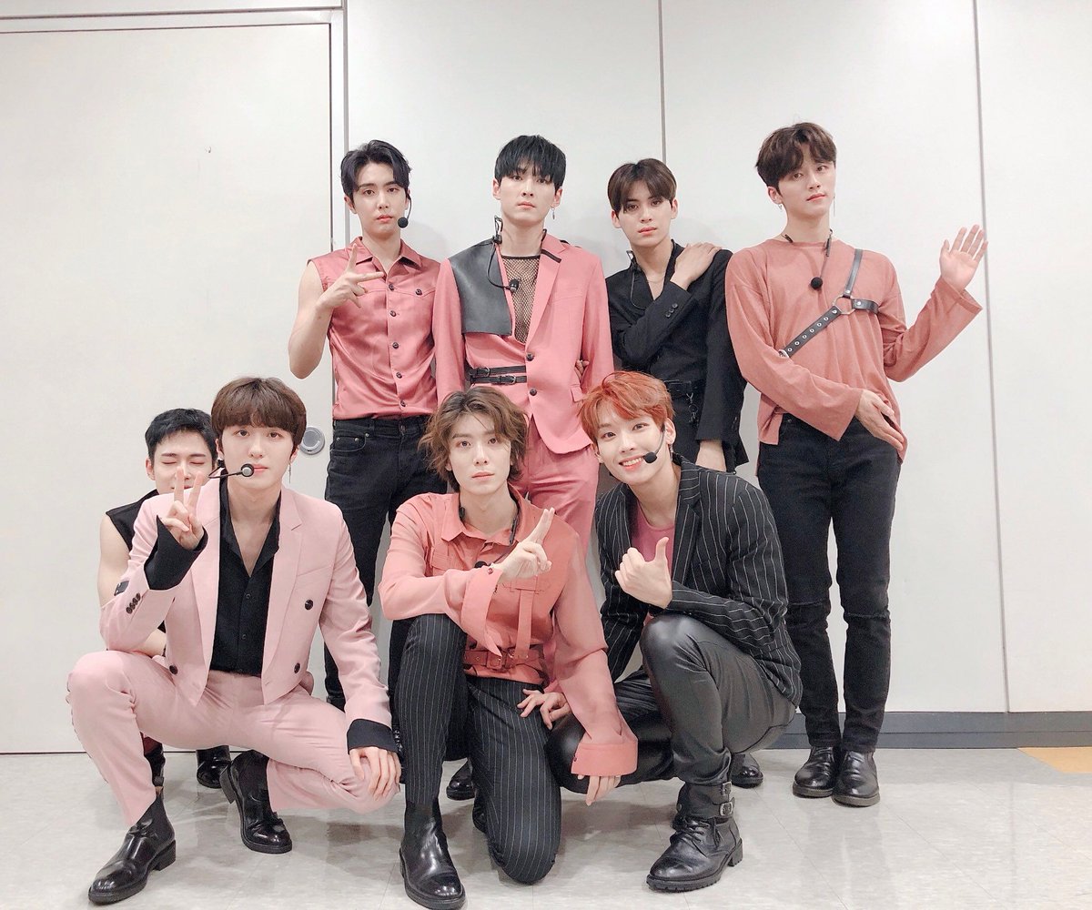 sunny__sf9's tweet photo. 영빈인성재윤다원주호
#셒구와_함께한_판타지같은7년
태양휘영찬희에스에프나인
#판타지의_영원_에셒나인
7주년을진심으로축하해
#SF9_7th_forever
오래오래지금처럼노래해줘
@SF9official https://t.co/aETiQBEOHO