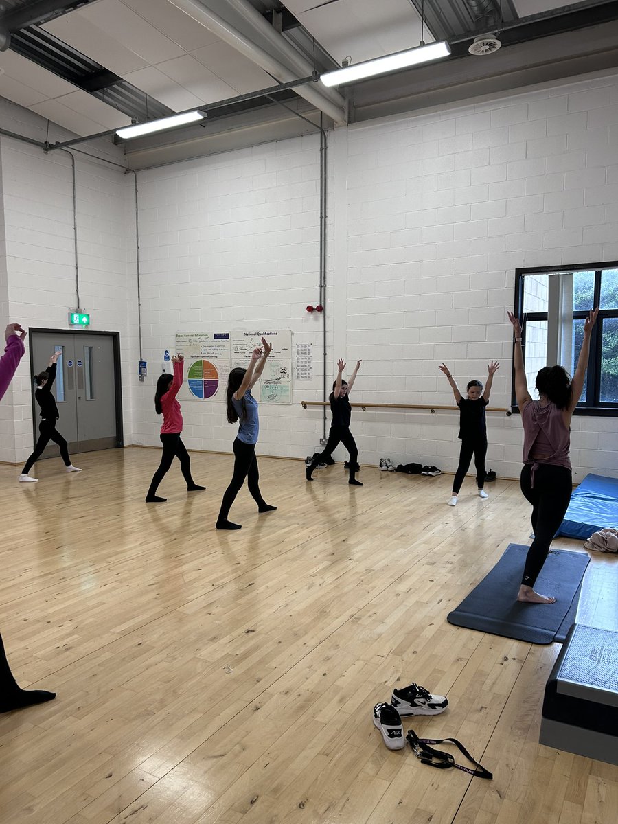 Miss Stirling tweet media