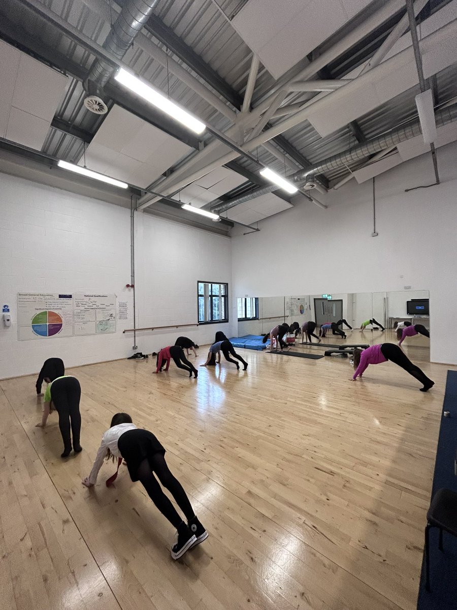 Miss Stirling tweet media