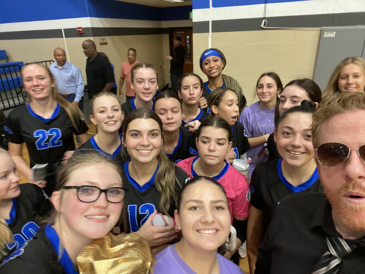 CoachDavies14's tweet photo. JV is still undefeated in district, now 7-0 and havenโt dropped a set! As always, Iโm super proud of these young ladies for their grit and hard work!
#diamondinspired @CSHSVolleyball https://t.co/4s9S3lP7lk