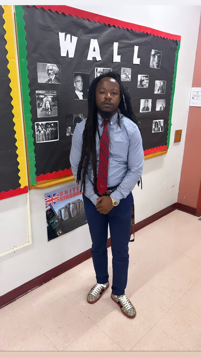 souljalocs's tweet photo. Mr. Roberts 📚✏️ Good Day To Have A Great Day ☀️ https://t.co/pav2rACKlU