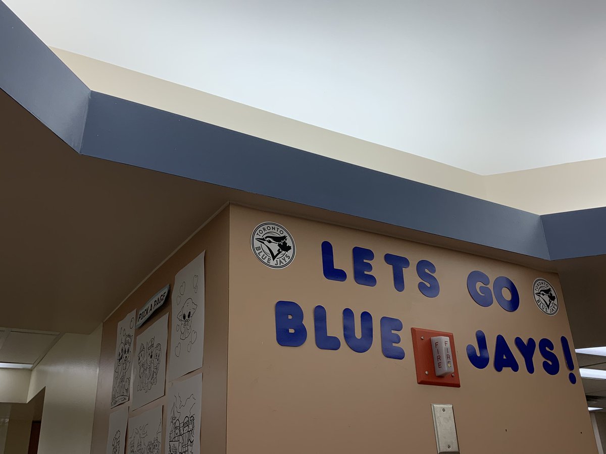 sammaqz's tweet photo. SickKids loves the @BlueJays 💙⚾️ #Nextlevel #postseason https://t.co/hzy7CwaD2k