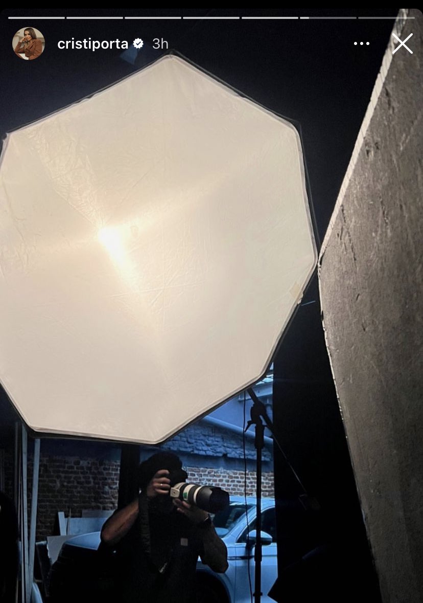 comentemoslo's tweet image. Ya es oficial ⚠️ 
Cristina porta, esta mañana haciéndose las fotos oficiales, para entrar mañana en la casa de GH, 
No entiendo las ganas que tenéis de joder otro reality más, llevando a esta. 
Contar conmigo para echarla a la calle con un 99% que asco #GHVIP40