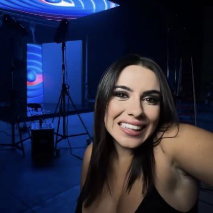 comentemoslo's tweet image. Ya es oficial ⚠️ 
Cristina porta, esta mañana haciéndose las fotos oficiales, para entrar mañana en la casa de GH, 
No entiendo las ganas que tenéis de joder otro reality más, llevando a esta. 
Contar conmigo para echarla a la calle con un 99% que asco #GHVIP40