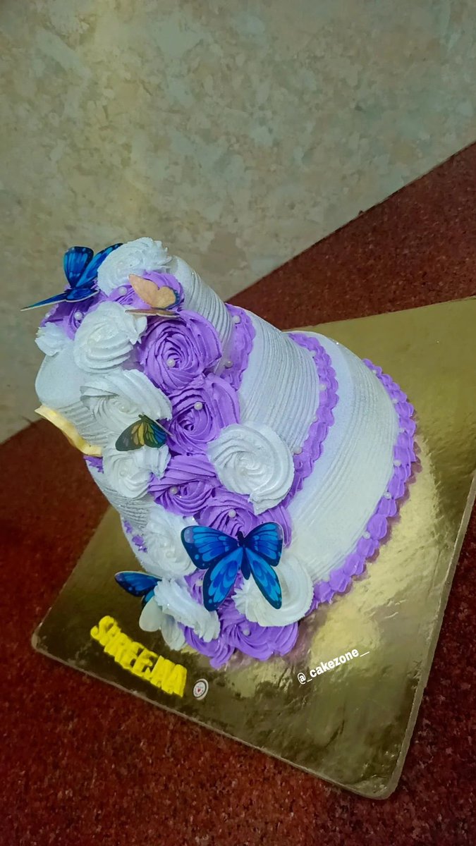 cakezone__'s tweet image. "Cake is a celebration of life."💜💜💜
Pounds- 5😊
Flavors- Chocolate, Pineapple 🍫🍍
Direct message us for orders📩📩
.
#newpost2023 #flavourcake #freshwork #egglessbaking #5poundscake #cakesofinstagram #5poundscake #3tiercake