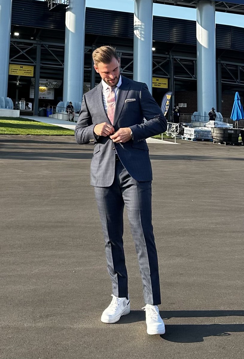 Excited to announce my partnership with @ctshirts , the world renowned menswear brand!
 
As a player, I wore sweats. As an analyst, I communicate to you, the viewer, through my attire. My goal is to show you how seriously I take my job by wearing the best suits and apparel;