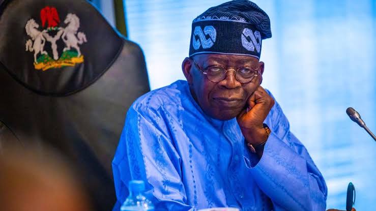LegendaryJoe's tweet photo. I have learnt many things from Asiwaju and I'm imbibing many of his qualities in my doings but there yet stand one quality of his I'm not interested in emulating, one I am not sure I admire and that is 'Letting Go'. 

Those he sharpened their teeth developed fangs and bit him, yet he Let Go.

Those he raised from sewage to the throne, grew wings and backstabbed him, yet he Let Go.

Those that never considered themselves deserving of elevation, were so raised above their worth, turned around to betray, Yet, he Let  Go.

Asiwaju, I'm not copying that. I won't let go. If I name you friend, mentee, son, protégé and you stab me this deep, subjecting me to needless ridicule, You won't Go. It won't matter if your are 77, you will do Jail for your past sins, I assure you. The only solace therein is, the pit they dug for the chosen one eventually became their grave. The Almighty never rewards treachery...